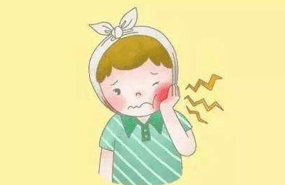 進(jìn)食、遇到冷熱刺激時(shí)產(chǎn)生疼痛